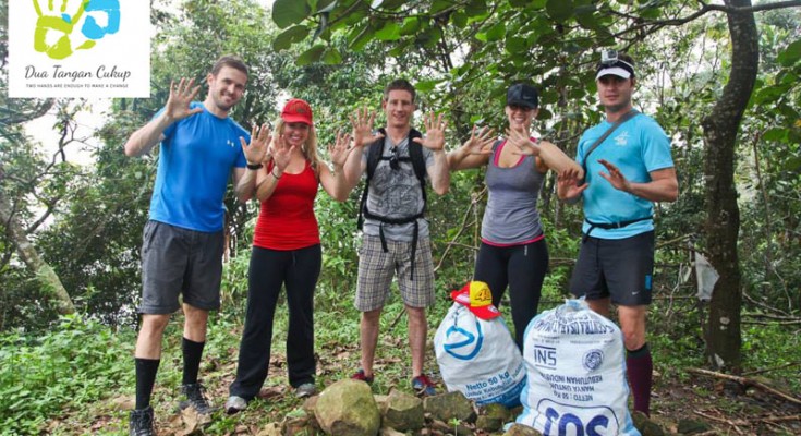 Hikers Collecting Rubbish on Gunung Parang